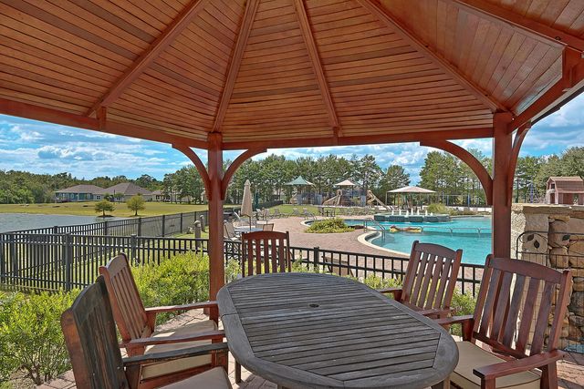 125 Whitman Way, Freeport, FL 32439