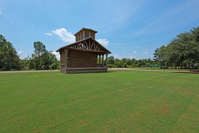 125 Whitman Way, Freeport, FL 32439