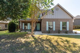 125 Whitman Way, Freeport, FL 32439