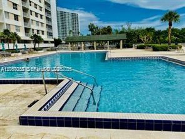 300 Bayview Drive 508, Sunny Isles Beach, FL 33160