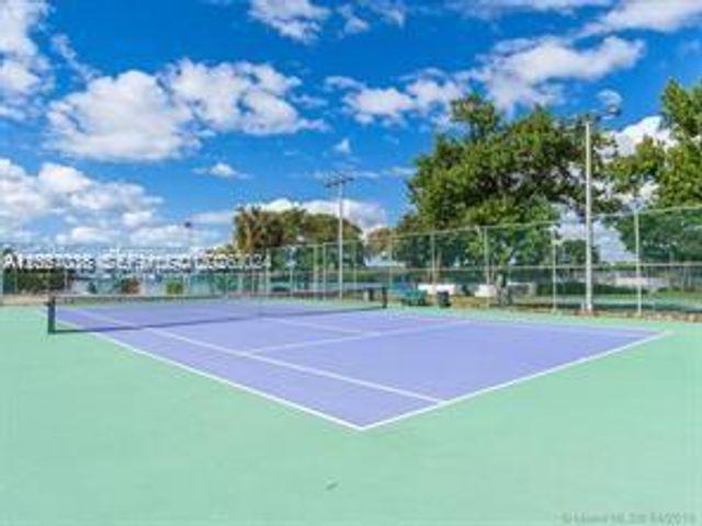 300 Bayview Drive 508, Sunny Isles Beach, FL 33160