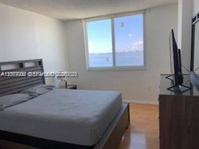 300 Bayview Drive 508, Sunny Isles Beach, FL 33160