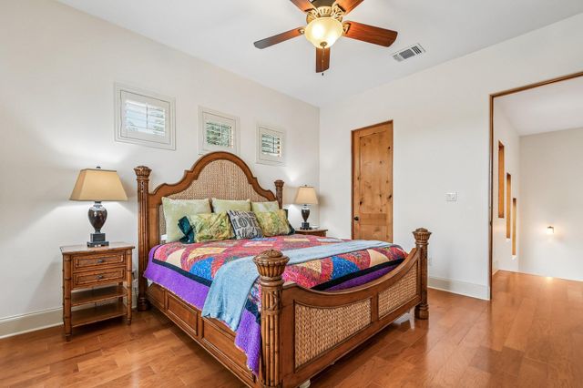 17701 Navigation LN, Lago Vista, TX 78645