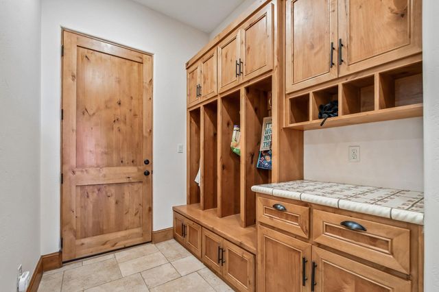 17701 Navigation LN, Lago Vista, TX 78645