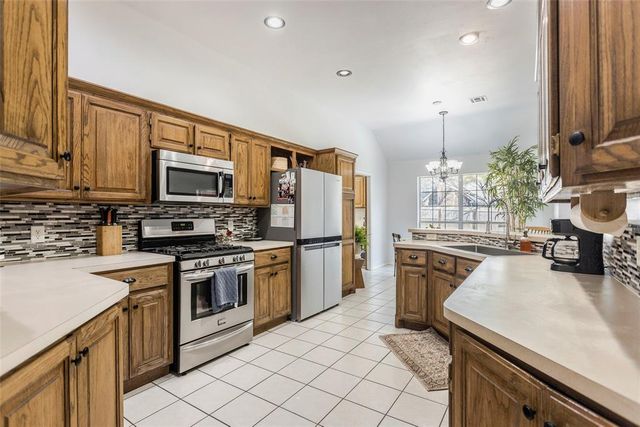 905 NW 179th Circle, Edmond, OK 73012