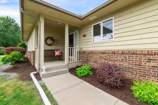 1311 Marthaler Lane, West Saint Paul, MN 55118