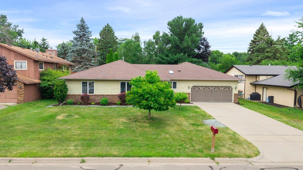 1311 Marthaler Lane, West Saint Paul, MN 55118