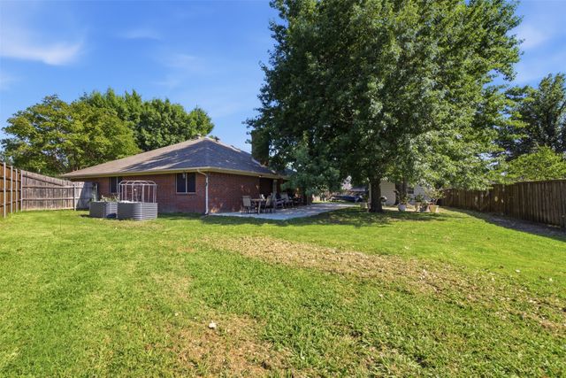 2505 Hillview Court, Denton, TX 76209