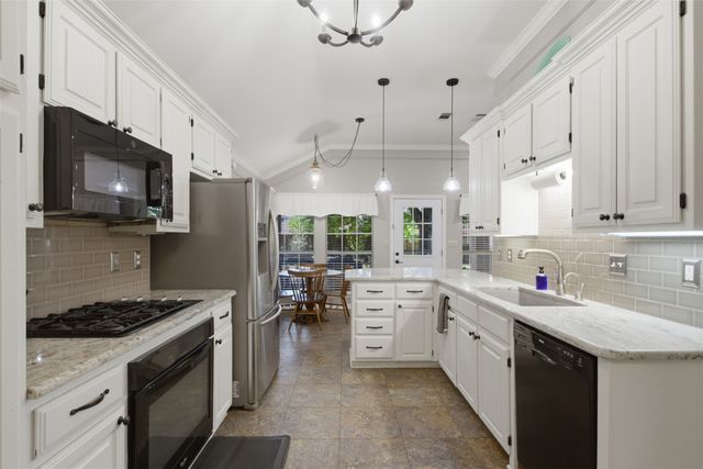 2505 Hillview Court, Denton, TX 76209