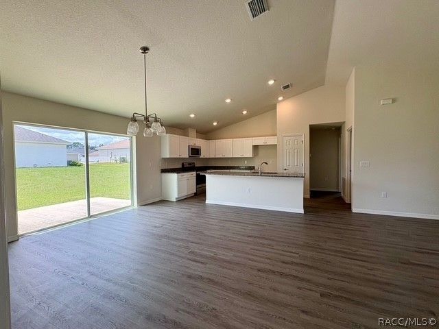 8330 N Jay Drive, Dunnellon, FL 34434