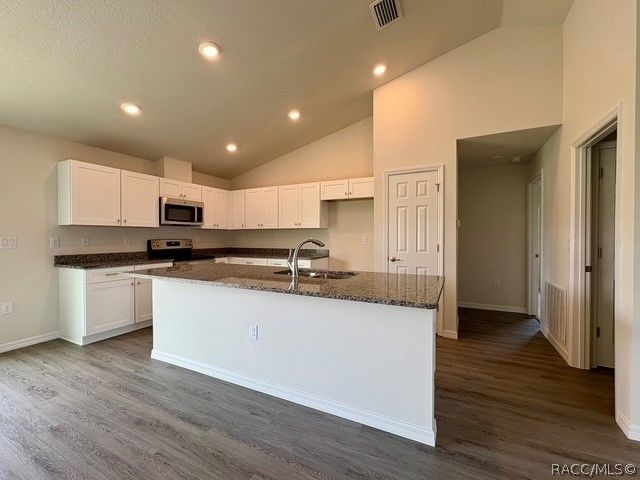 8330 N Jay Drive, Dunnellon, FL 34434