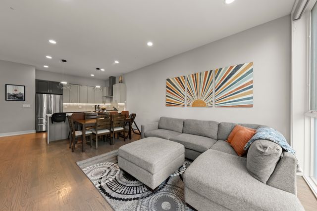 3049 W Lyndale Street 1, Chicago, IL 60647