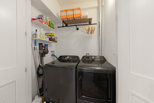 3049 W Lyndale Street 1, Chicago, IL 60647
