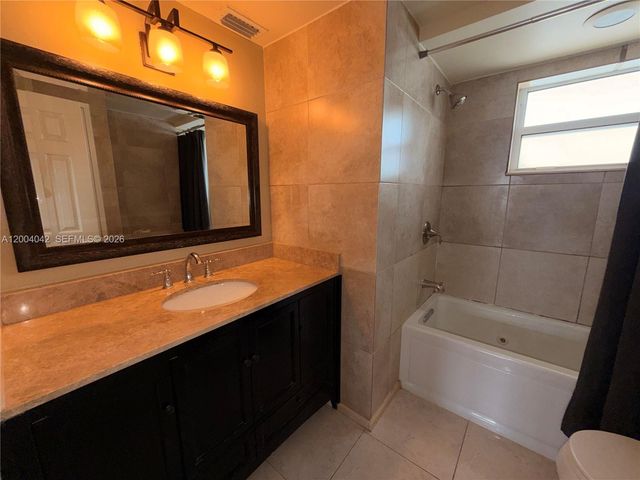 1075 NE Miami Gardens Dr 306, Miami, FL 33179