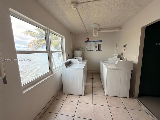 1075 NE Miami Gardens Dr 306, Miami, FL 33179