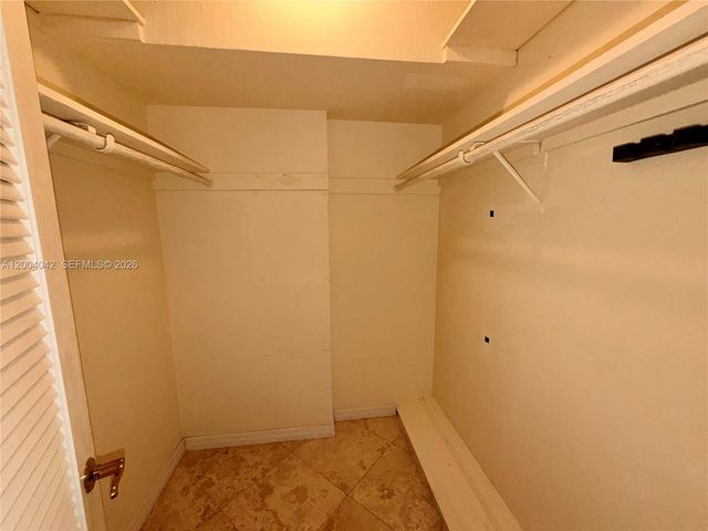 1075 NE Miami Gardens Dr 306, Miami, FL 33179