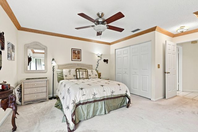 11 Lexington Lane E B, Palm Beach Gardens, FL 33418