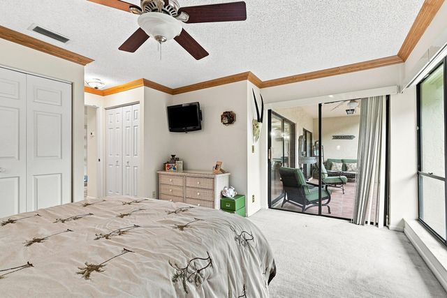 11 Lexington Lane E B, Palm Beach Gardens, FL 33418
