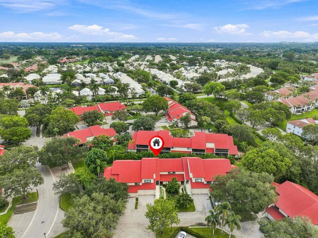 11 Lexington Lane E B, Palm Beach Gardens, FL 33418