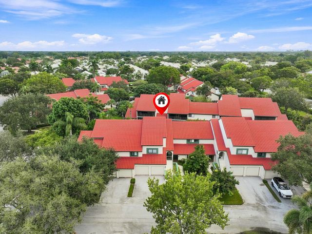 11 Lexington Lane E B, Palm Beach Gardens, FL 33418