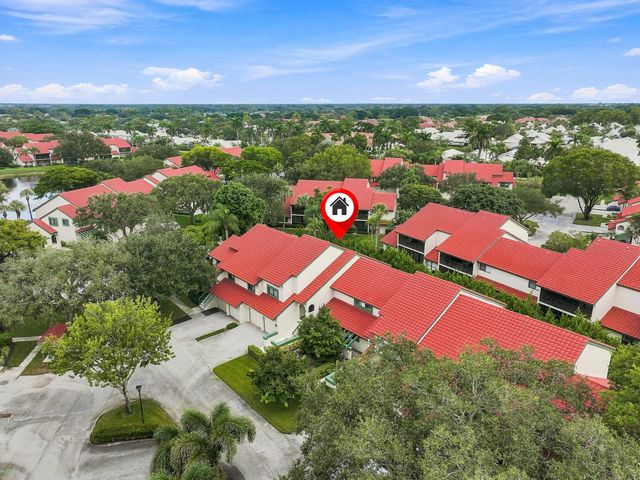 11 Lexington Lane E B, Palm Beach Gardens, FL 33418