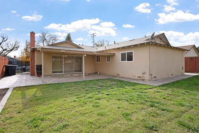 221 Bruce Ct, Modesto, CA 95350