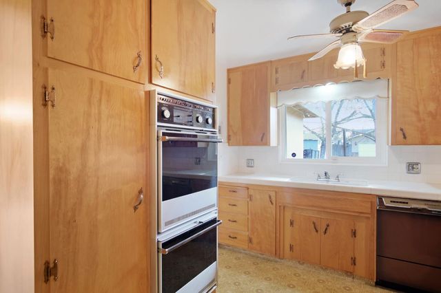 221 Bruce Ct, Modesto, CA 95350