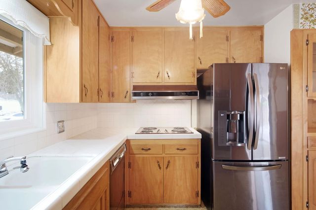 221 Bruce Ct, Modesto, CA 95350