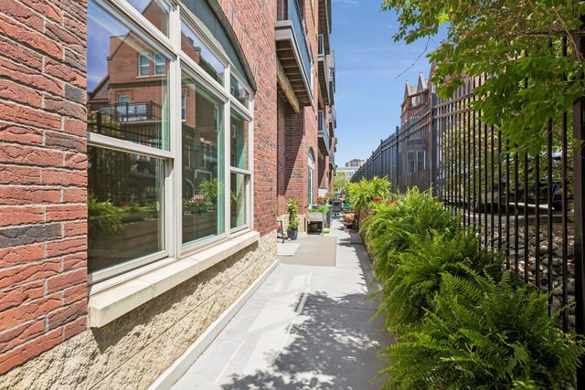 301 Clifton Avenue 1H, Minneapolis, MN 55403