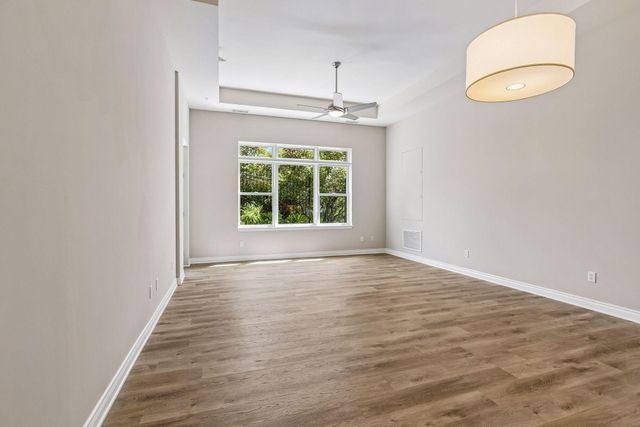 301 Clifton Avenue 1H, Minneapolis, MN 55403