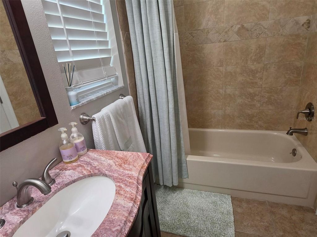 Image 28 of property listing at 218 S SHADOWBAY BOULEVARD, Longwood, FL 32779