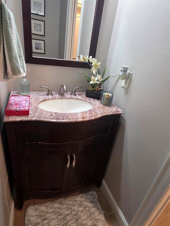 Image 29 of property listing at 218 S SHADOWBAY BOULEVARD, Longwood, FL 32779