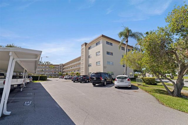 5725 80TH STREET N 301, St Petersburg, FL 33709