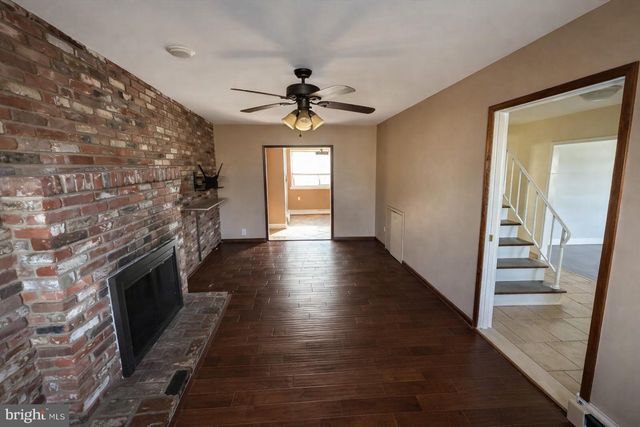 418 KINGSTON DR, Cherry Hill, NJ 08034