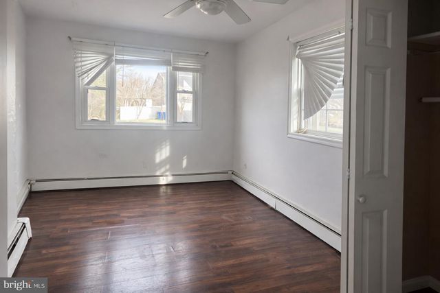 418 KINGSTON DR, Cherry Hill, NJ 08034