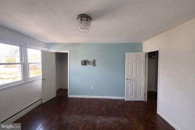 418 KINGSTON DR, Cherry Hill, NJ 08034