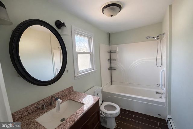 418 KINGSTON DR, Cherry Hill, NJ 08034