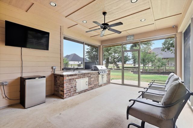 127 Dogwood Drive, Krugerville, TX 76227