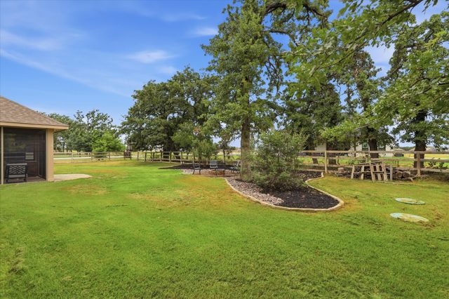 127 Dogwood Drive, Krugerville, TX 76227