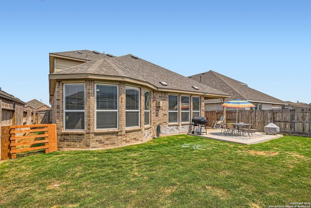 2215 Zachry, New Braunfels, TX 78132