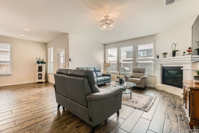 2215 Zachry, New Braunfels, TX 78132