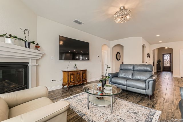 2215 Zachry, New Braunfels, TX 78132