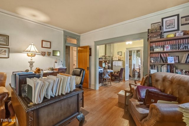 102 West Mckee Street, Greeneville, TN 37743
