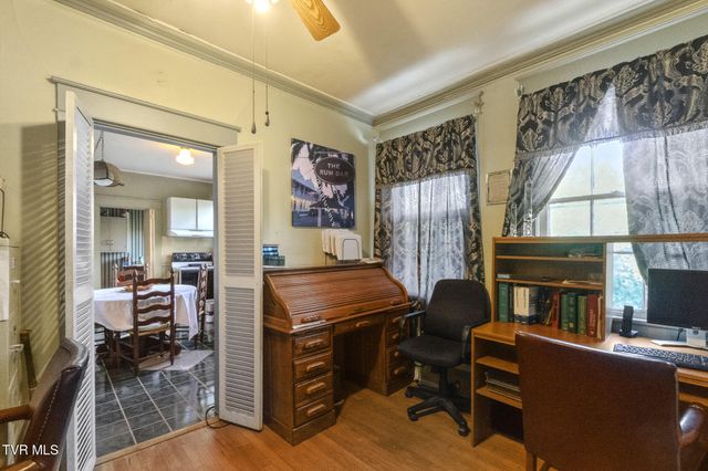 102 West Mckee Street, Greeneville, TN 37743