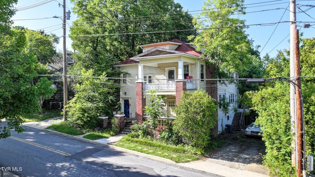 102 West Mckee Street, Greeneville, TN 37743