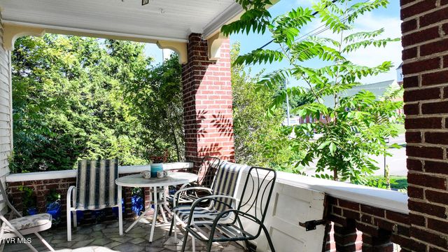 102 West Mckee Street, Greeneville, TN 37743