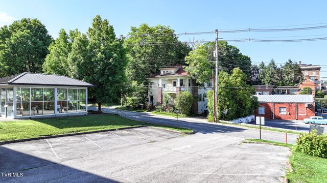 102 West Mckee Street, Greeneville, TN 37743