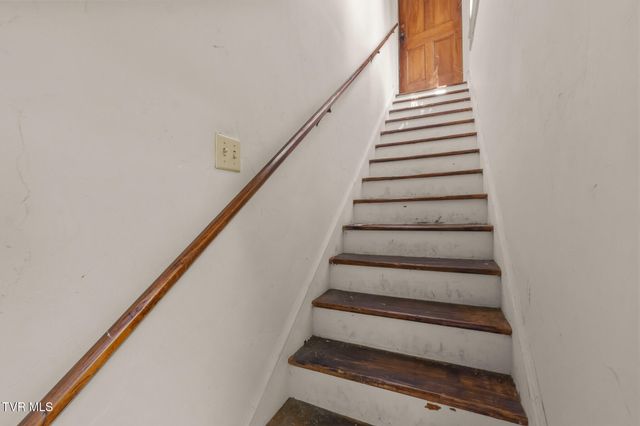 102 West Mckee Street, Greeneville, TN 37743