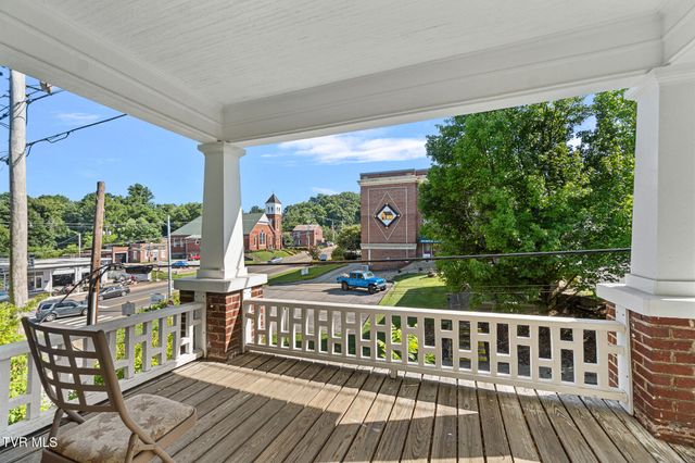 102 West Mckee Street, Greeneville, TN 37743