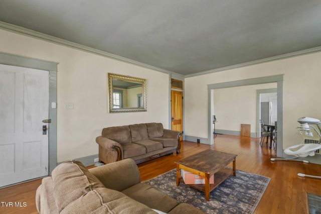 102 West Mckee Street, Greeneville, TN 37743